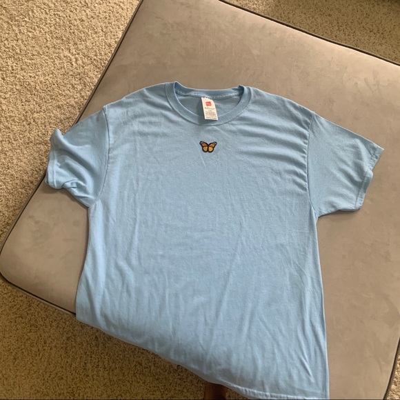 l a s t  one✨ baby blue butterfly tee🦋 - Picture 5 of 7
